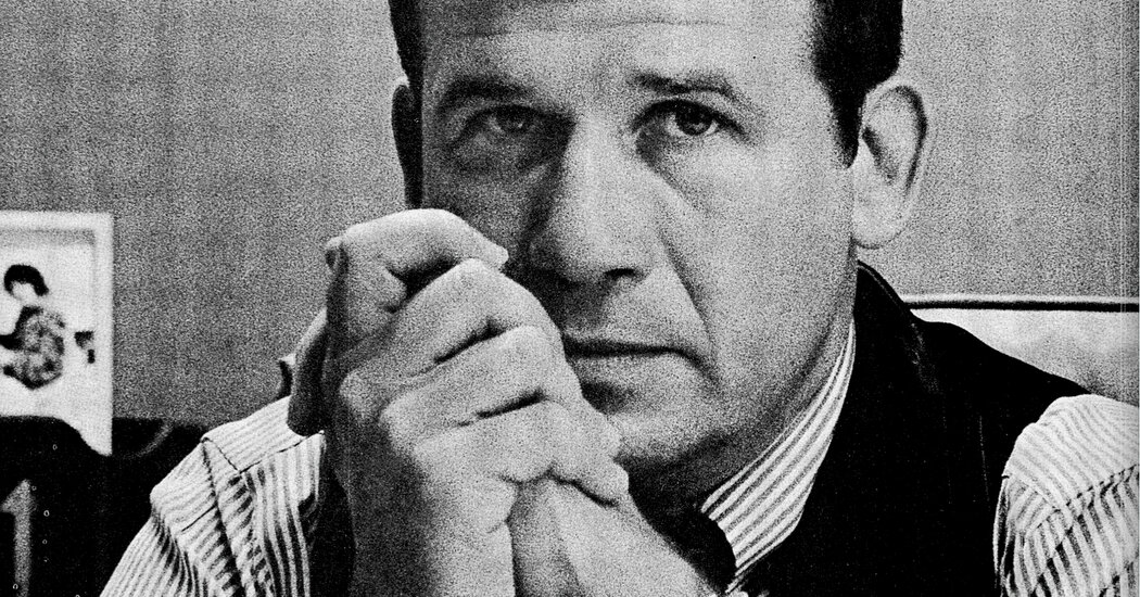 Richard Carlson, Journalist Who Led Voice of America, Dies at 84