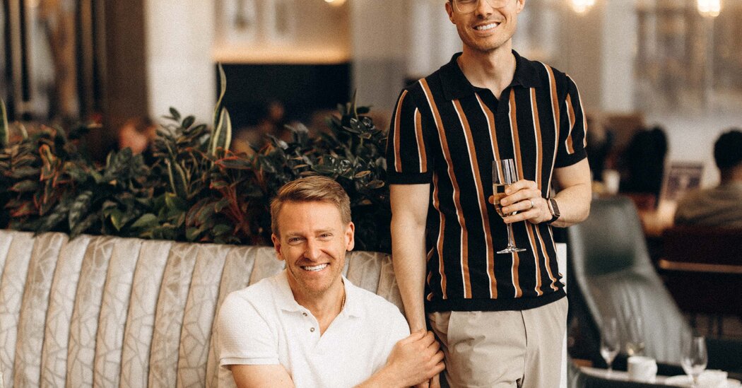 Single Travelers Are Finding Love in Airport Lounges