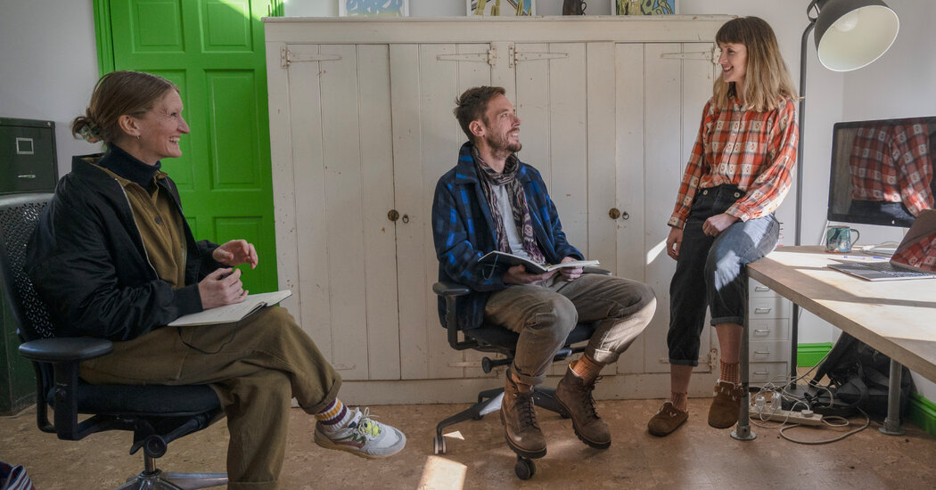 The UK Government Wouldn’t Ban Smartphones in Schools. These Parents Stepped Up.