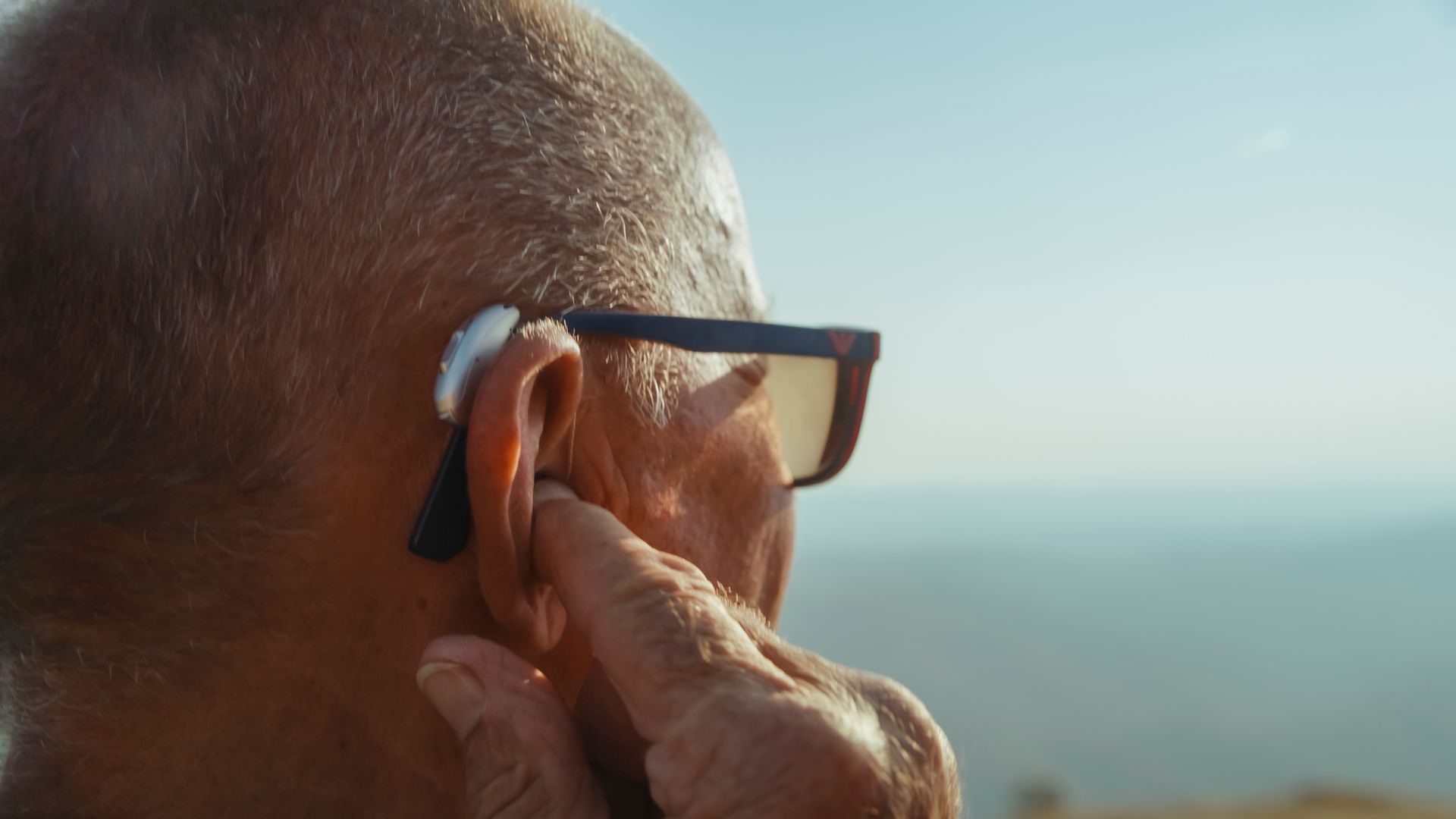 Scientists working on ‘superpower’ glasses that help people hear more clearly | Science, Climate & Tech News