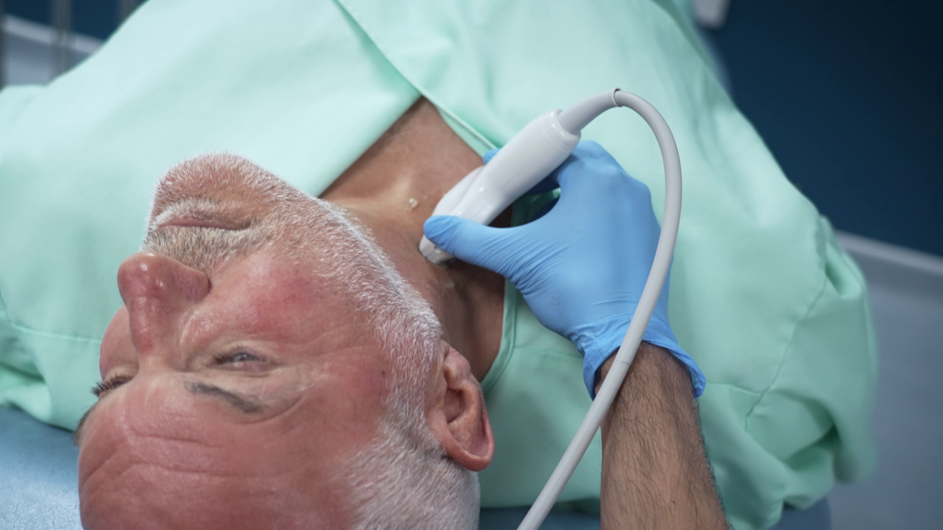 Simple ultrasound scan of the neck could detect risk of heart attack and stroke | UK News